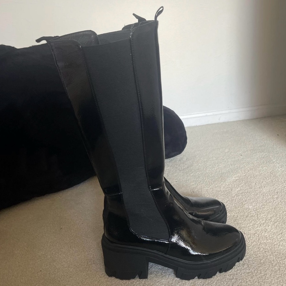 Forever 21 Glossy Black Heeled Boots